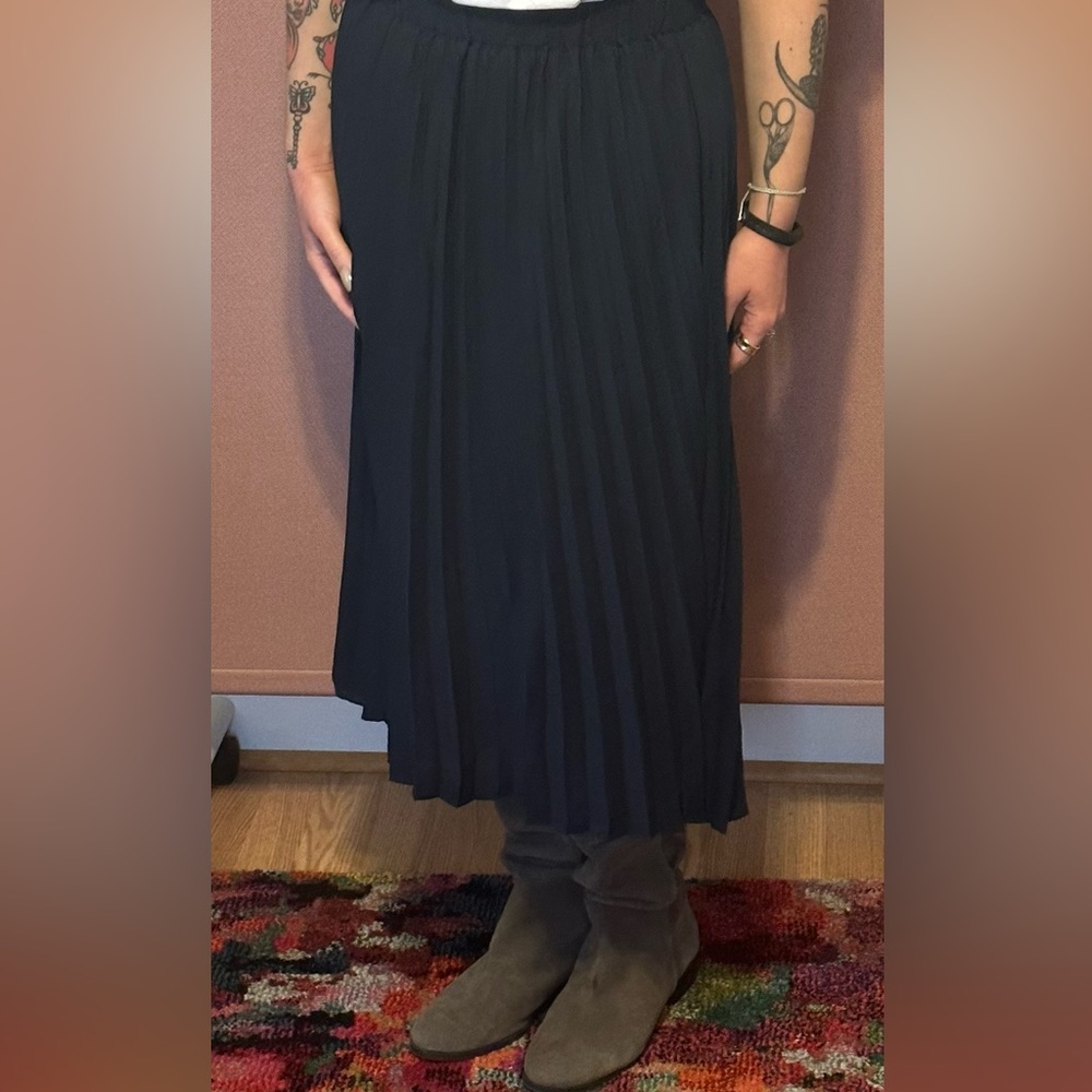 Loft pleated long skirt. Fall 2019.